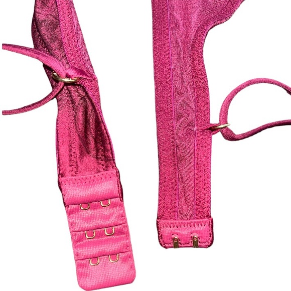 Bombshell Victoria’s Secret Very Sexy Satin + 2 Cups Push-Up bra Wine Medallion - Picture 5 of 8